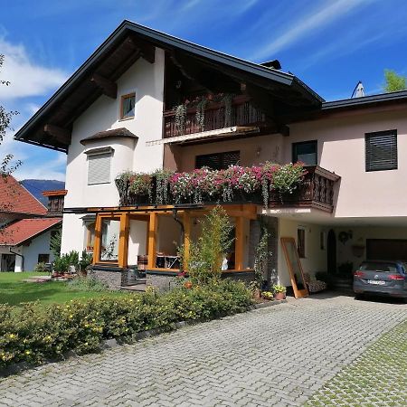 Nikolaus Und Evelyn Astner, Ferienwohnungen Tröpolach Exteriör bild